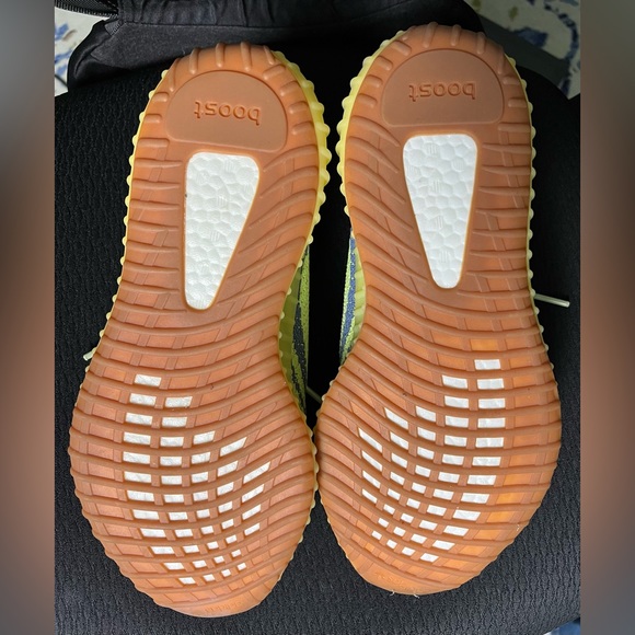 New Men’s 11.5 Adidas Yeezy - Picture 3 of 7